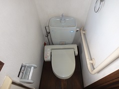 交換前の１階トイレ③