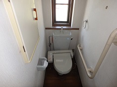 交換前の２階トイレ②