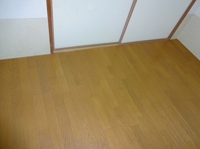 フローリング貼り替え後の床(別角度①)