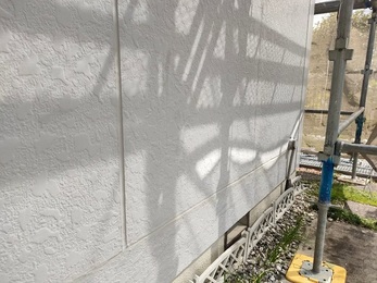 今回は、豊田市のシーリング工事を紹介します。今回のお宅は、外壁塗装工事を行う前の準備としてシーリングを綺麗にしました。
