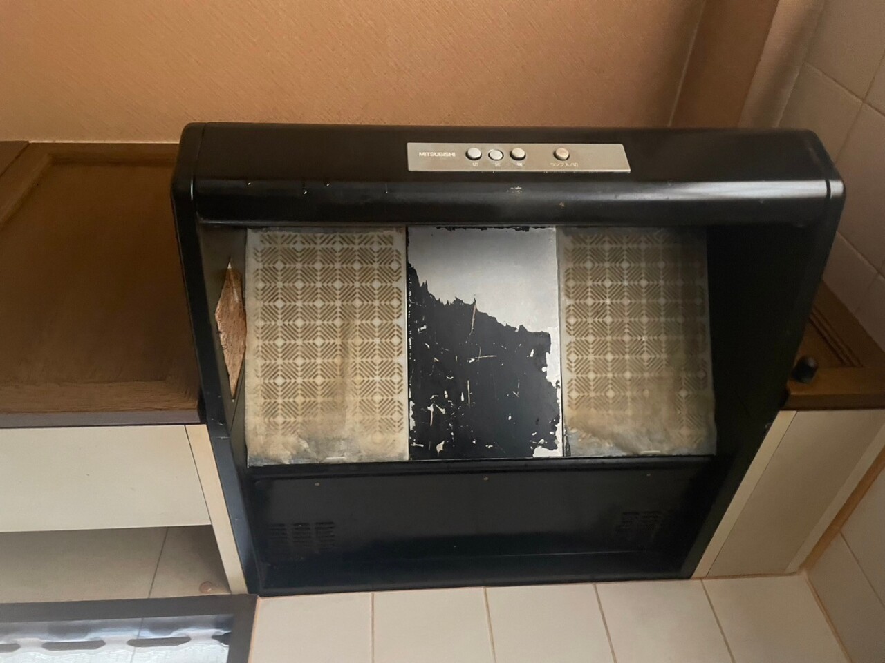 レンジフード　施工前2